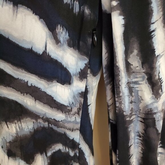 St. John Silk Blouse Size 4 tie Dye Cowl Neck Black Blue White Zebra Animal - Picture 7 of 14